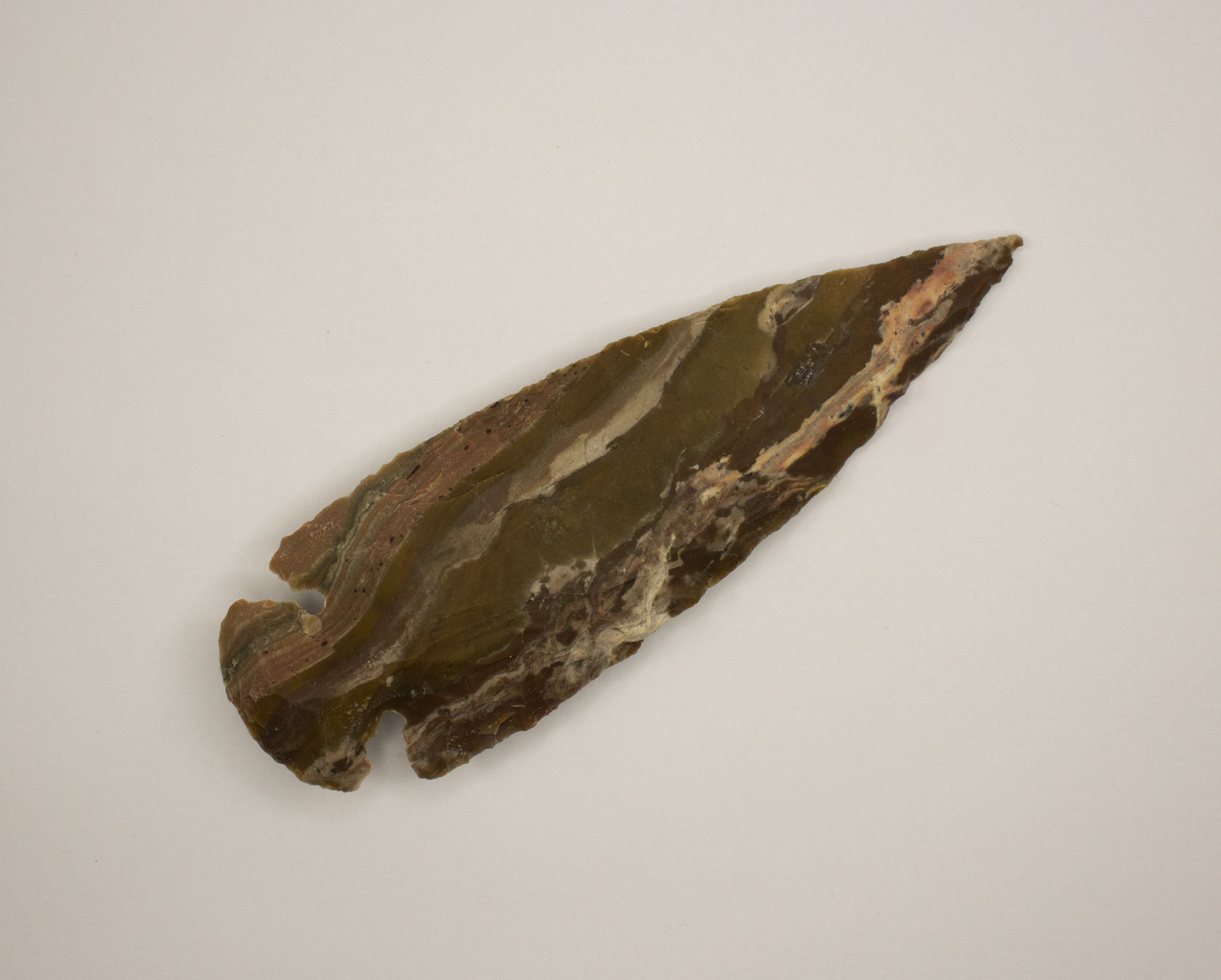 Material Lítico: ponta de flecha bifacial em sílex - n 3